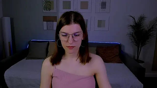 Snapshot of AnnaThorne chatting on 05/07/26, 03:23 AnnaThorne online show from 05/07/26, 03:23