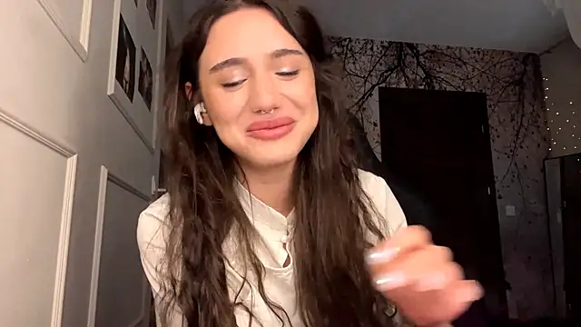 PamelaFougere online show from 04/20/26, 10:18