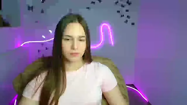 Snapshot of Kyara_ra chatting on 07/18/26, 05:33 Kyara ra online show from 07/18/26, 05:33