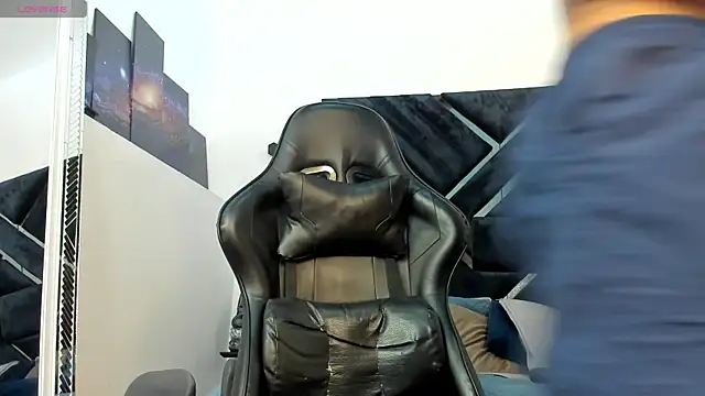 Jayden VanceJS online show from 04/25/26, 01:41