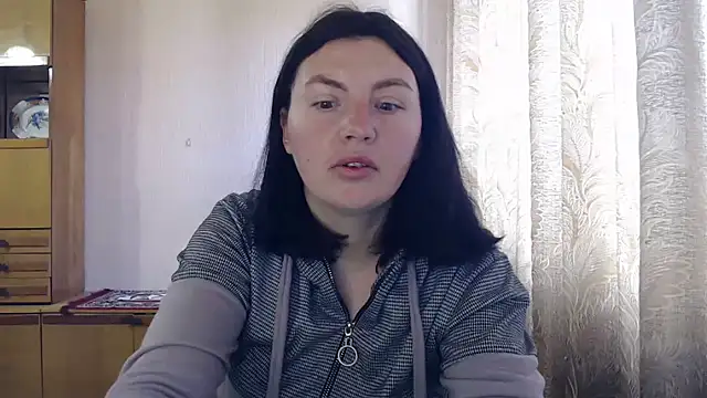 AlinaxJames online show from 04/24/26, 07:44