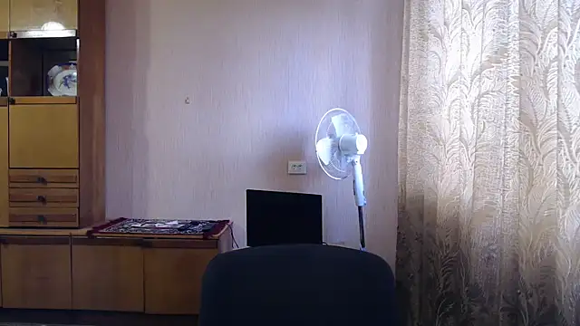 AlinaxJames online show from 05/02/26, 06:51