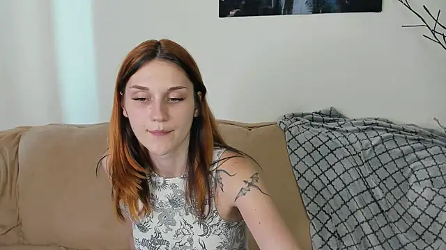 Snapshot of elani_lune chatting on 08/04/26, 03:03 elani lune online show from 08/04/26, 03:03