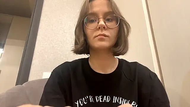 AlmaMitchell online show from 04/19/26, 08:00