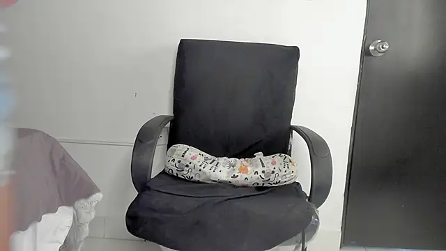 lolabunnysc online show from 05/18/26, 12:11