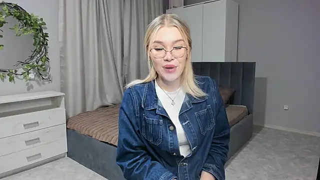 BlondeAura online show from 05/06/26, 10:15