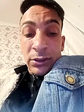 Zoltan223567 online show from 04/17/26, 11:41