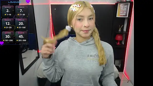Snapshot of nancy_blonde chatting on 07/01/26, 12:51 nancy blonde online show from 07/01/26, 12:51