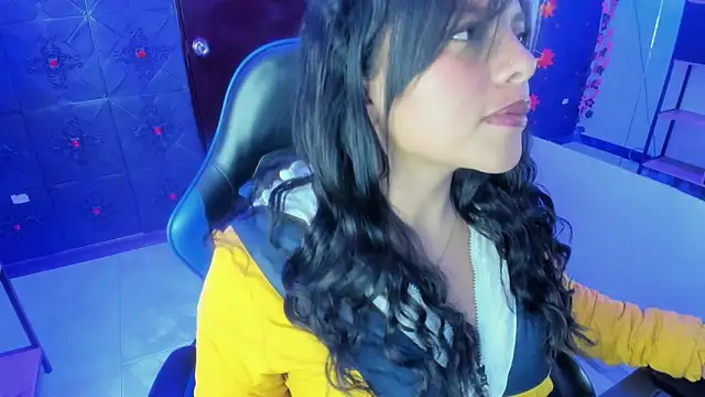 LilaVelvet online show from 06/12/26, 07:57
