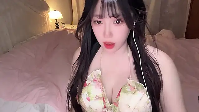 Snapshot of SweetButWildbaby chatting on 05/24/26, 03:17 SweetButWildbaby online show from 05/24/26, 03:17