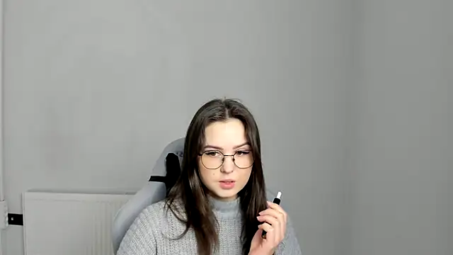 Snapshot of Regina_cute_ chatting on 04/27/26, 11:19 Regina cute online show from 04/27/26, 11:19