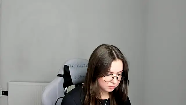 Snapshot of Regina_cute_ chatting on 05/15/26, 12:12 Regina cute online show from 05/15/26, 12:12