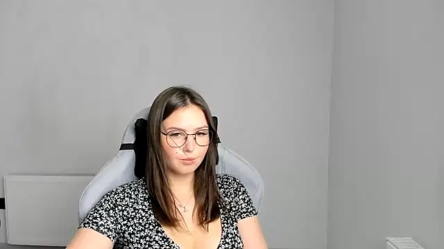 Snapshot of Regina_cute_ chatting on 06/29/26, 10:15 Regina cute online show from 06/29/26, 10:15