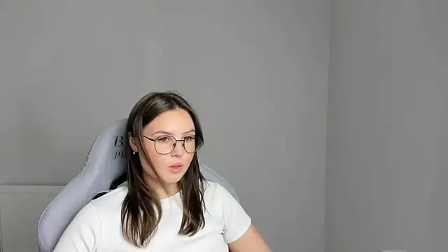 Snapshot of Regina_cute_ chatting on 07/03/26, 11:27 Regina cute online show from 07/03/26, 11:27