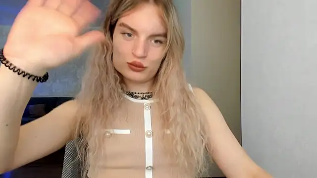 milliKira006 online show from 05/06/26, 12:21