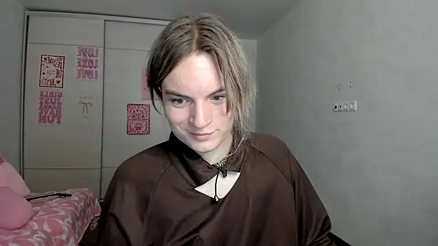 milliKira006 online show from 05/10/26, 07:24