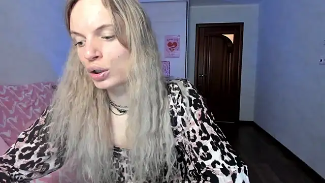 milliKira006 online show from 05/11/26, 02:45