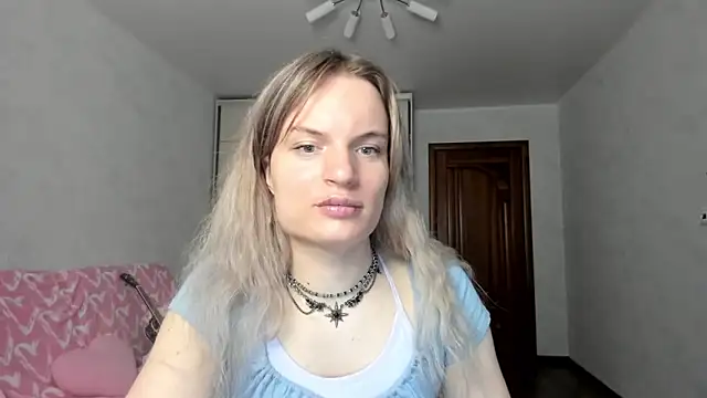 milliKira006 online show from 05/12/26, 04:20