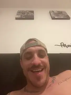 john carioca18 online show from 04/18/26, 04:22