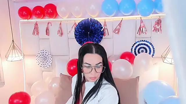 Snapshot of DannaPerea chatting on 07/05/26, 12:17 DannaPerea online show from 07/05/26, 12:17