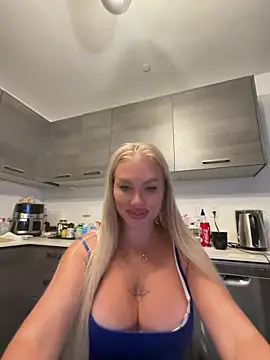 Karen Luxe online show from 05/30/26, 03:25