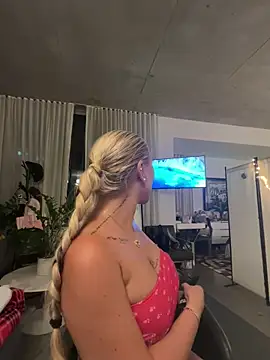 Karen Luxe online show from 06/20/26, 01:19