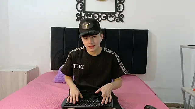 LunayDream online show from 07/18/26, 11:58