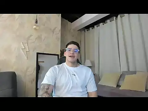 Snapshot of RONNY_COLTON chatting on 04/25/26, 01:08 RONNY COLTON online show from 04/25/26, 01:08