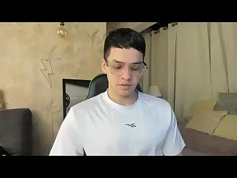 Snapshot of RONNY_COLTON chatting on 04/28/26, 01:04 RONNY COLTON online show from 04/28/26, 01:04