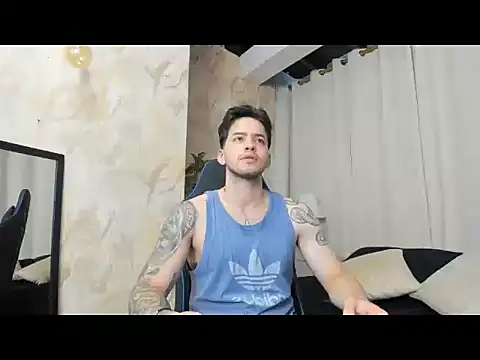 Snapshot of RONNY_COLTON chatting on 05/18/26, 11:27 RONNY COLTON online show from 05/18/26, 11:27