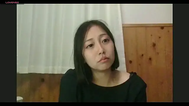 Snapshot of aoi252525 chatting on 05/11/26, 04:15 aoi252525 online show from 05/11/26, 04:15