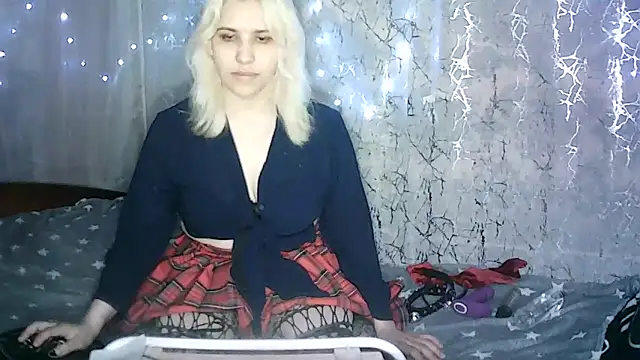 Miiro00 online show from 05/05/26, 10:34