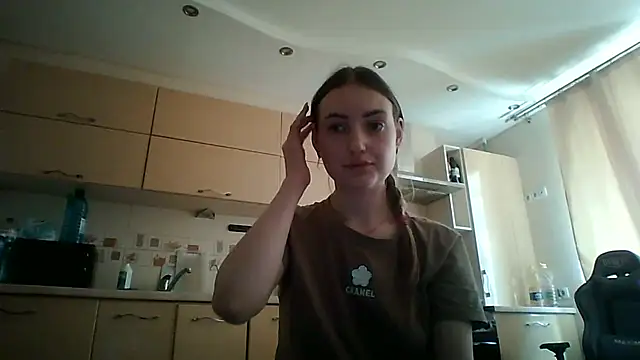 Snapshot of Lisanta chatting on 05/04/26, 12:12 Lisanta online show from 05/04/26, 12:12