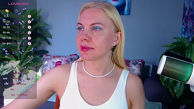 Snapshot of FromRussia chatting on 06/24/26, 01:37 FromRussia online show from 06/24/26, 01:37