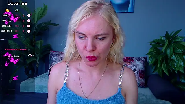 Snapshot of FromRussia chatting on 07/09/26, 06:06 FromRussia online show from 07/09/26, 06:06