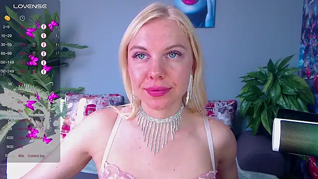 Snapshot of FromRussia chatting on 07/15/26, 01:33 FromRussia online show from 07/15/26, 01:33