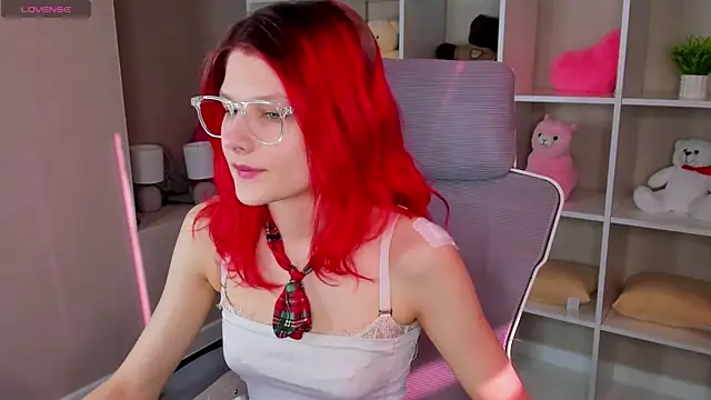 Bonnie Hernandez online show from 05/02/26, 09:36
