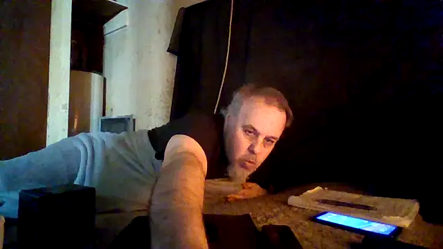 Nightshade1195 online show from 05/13/26, 04:04