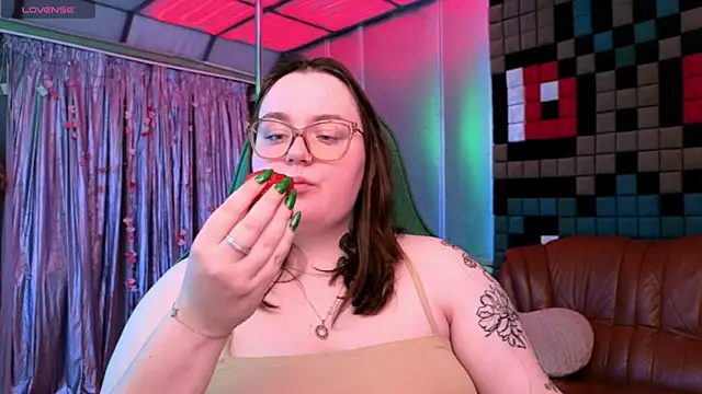 CatherineClaire online show from 05/19/26, 04:35