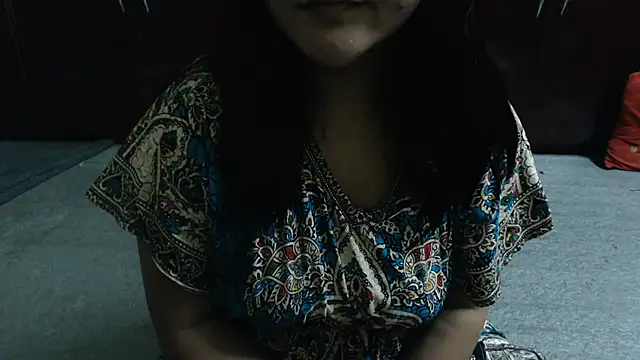 Snapshot of rebel_xoxo chatting on 07/01/26, 05:23 rebel xoxo online show from 07/01/26, 05:23
