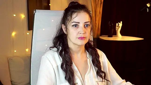 Snapshot of AureliaVane chatting on 05/23/26, 06:23 AureliaVane online show from 05/23/26, 06:23