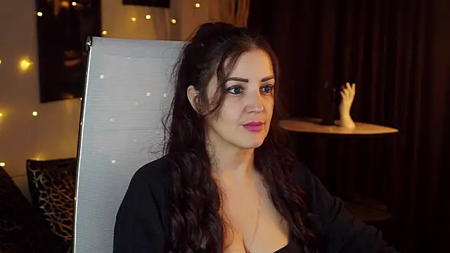 Snapshot of AureliaVane chatting on 06/11/26, 03:43 AureliaVane online show from 06/11/26, 03:43