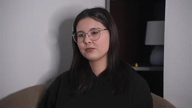 FlorentinaPinson online show from 04/22/26, 02:18