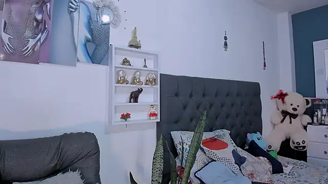 Temis Selene online show from 05/19/26, 01:56
