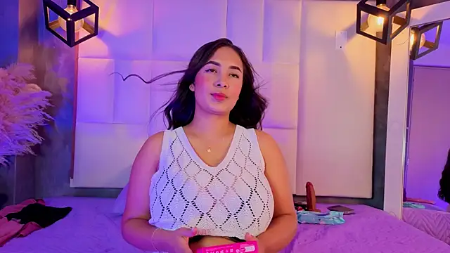 Snapshot of Violetta_rose_ chatting on 06/07/26, 12:15 Violetta rose online show from 06/07/26, 12:15