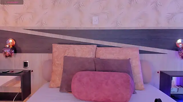 Snapshot of Sofia_pamela_ chatting on 04/24/26, 06:54 Sofia pamela online show from 04/24/26, 06:54