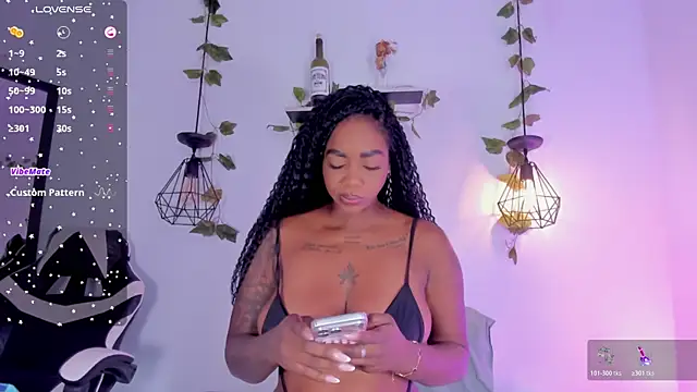 venusmillan22 online show from 05/06/26, 02:00
