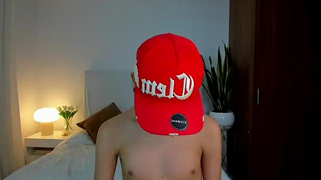 milan zapata online show from 06/06/26, 12:27