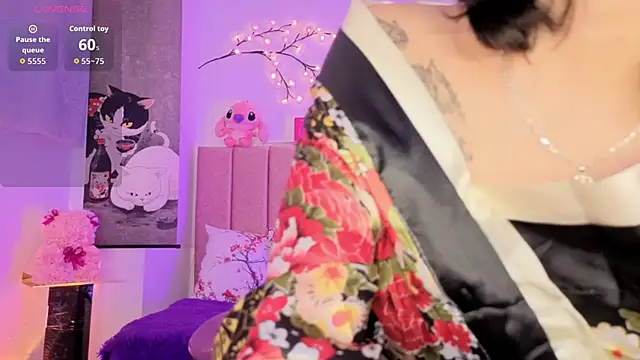 Roose eva online show from 05/05/26, 09:12