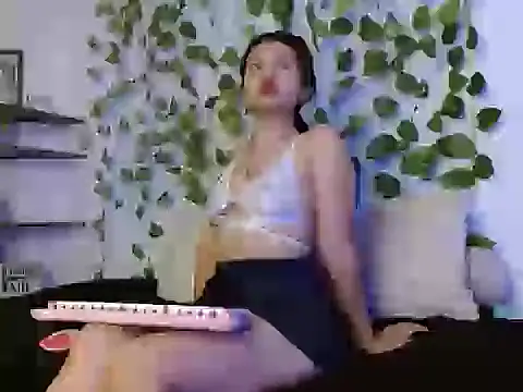 Jennal-Guerrero online show from 05/15/26, 11:56